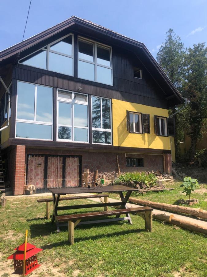 R&B Vendégház Balatonakarattya Exterior foto
